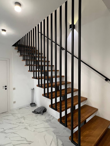 Металеві перила на сходи — фото 7